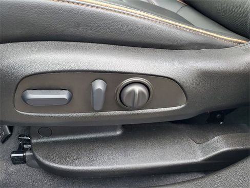 Used 2022 GMC Acadia AT4 w/ Technology Package image 9