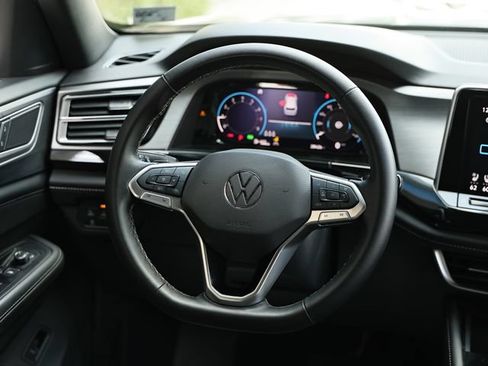 Used 2025 Volkswagen Atlas Cross Sport SE AWD/4WD image 27