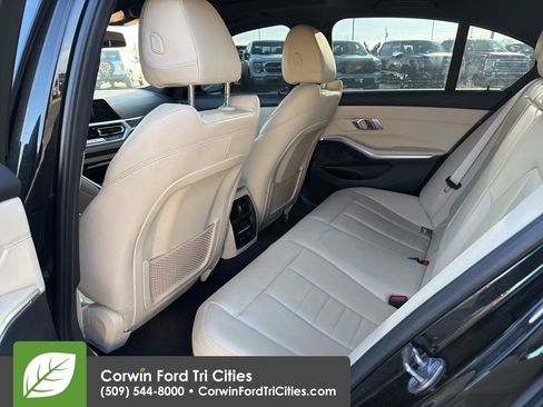 Used 2020 BMW 330i xDrive 330i xDrive w/ Convenience Package image 9