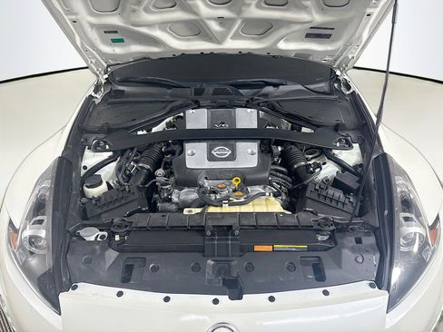 Used 2020 Nissan 370Z Coupe RWD image 35