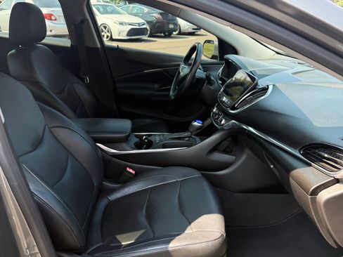 Used 2017 Chevrolet Volt Premier w/ Driver Confidence II Package FWD image 14
