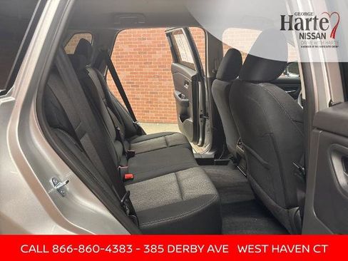 Certified 2025 Nissan Rogue SV image 28