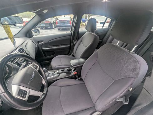 Used 2014 Chrysler 200 Touring image 9