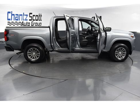 Used 2024 Chevrolet Colorado LT w/ LT Convenience Package III AWD/4WD image 28