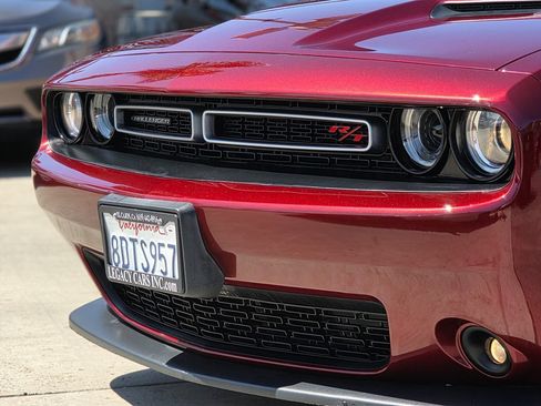 Used 2018 Dodge Challenger R/T Scat Pack w/ Leather Interior Group RWD image 6