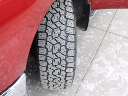 Used 2017 Nissan Titan SV image 13