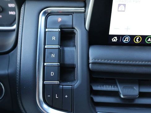 Used 2021 Chevrolet Suburban High Country w/ Premium Package AWD/4WD image 21