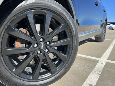 Used 2022 Lincoln Nautilus Reserve w/ Monochromatic Package image 13