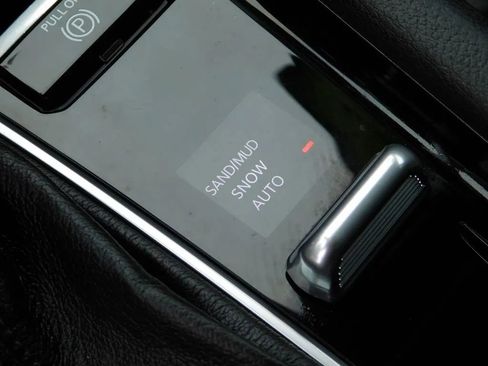 Used 2023 Jeep Compass Limited image 21