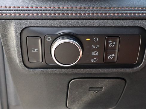 Used 2024 Ford Mustang Premium image 17