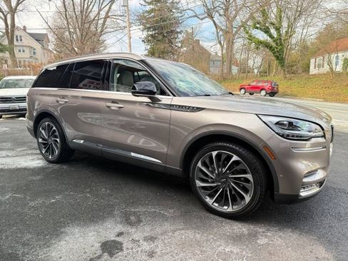 Used 2020 Lincoln Aviator Reserve w/ Equipment Group 202A image 10
