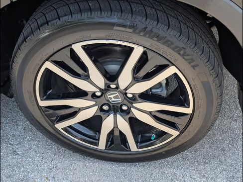 Used 2020 Honda Pilot Touring image 23
