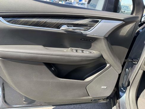 Used 2020 Cadillac XT6 Premium Luxury FWD image 21