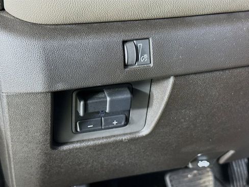 Used 2024 Chevrolet Colorado ZR2 w/ Technology Package image 11