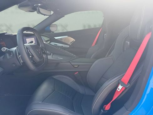 Used 2025 Chevrolet Corvette Stingray Preferred Cpe w/ Z51 Performance Package RWD image 9