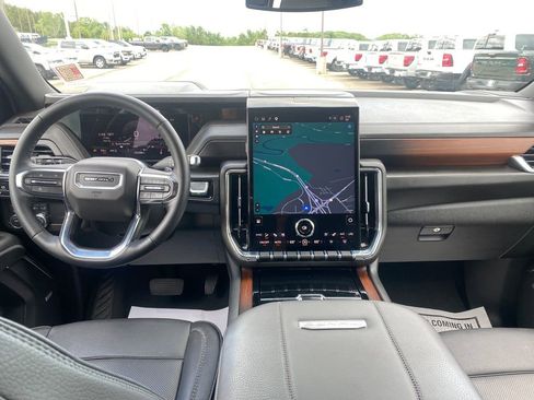 Used 2025 GMC Yukon XL Denali AWD/4WD image 21