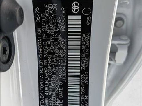 Certified 2025 Toyota Corolla SE image 25