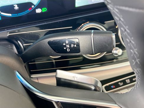 Used 2023 Mercedes-Benz E 350 4MATIC Sedan image 17