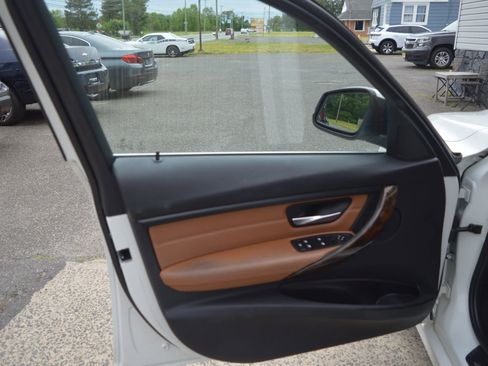 Used 2015 BMW 328i xDrive Sedan AWD/4WD image 24
