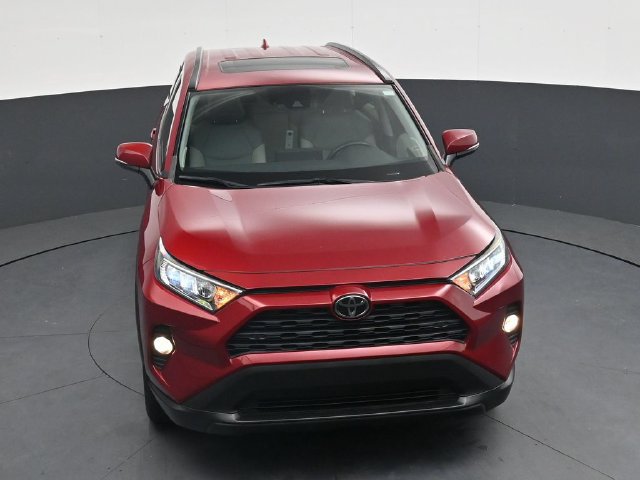 Used 2020 Toyota RAV4 XLE Premium FWD image 30