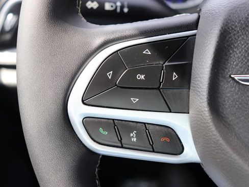 Used 2026 Chrysler Pacifica Select FWD image 34