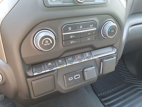 Certified 2025 Chevrolet Silverado 1500 Custom w/ Turbomax Blackout Package image 33