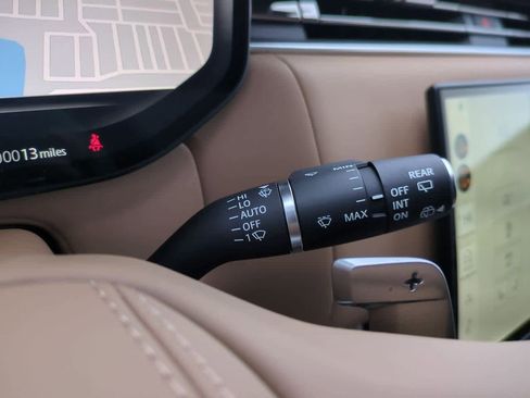 New 2026 Land Rover Range Rover SE image 27