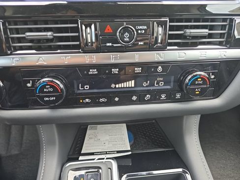 New 2026 Nissan Pathfinder SL FWD image 4
