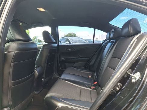 Used 2017 Honda Accord Sport image 20