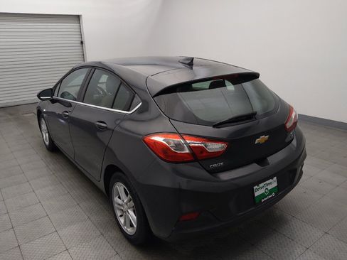 Used 2017 Chevrolet Cruze LT FWD image 5