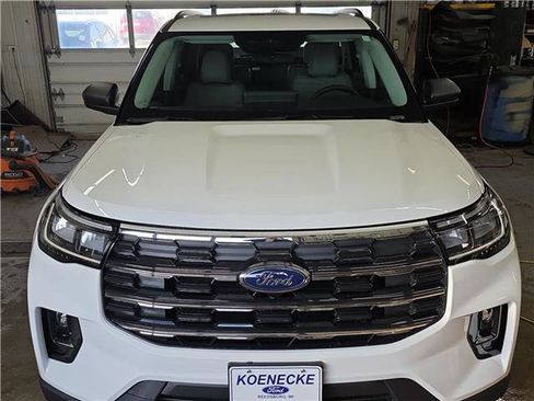 New 2026 Ford Explorer Active w/ Active Comfort Package image 8