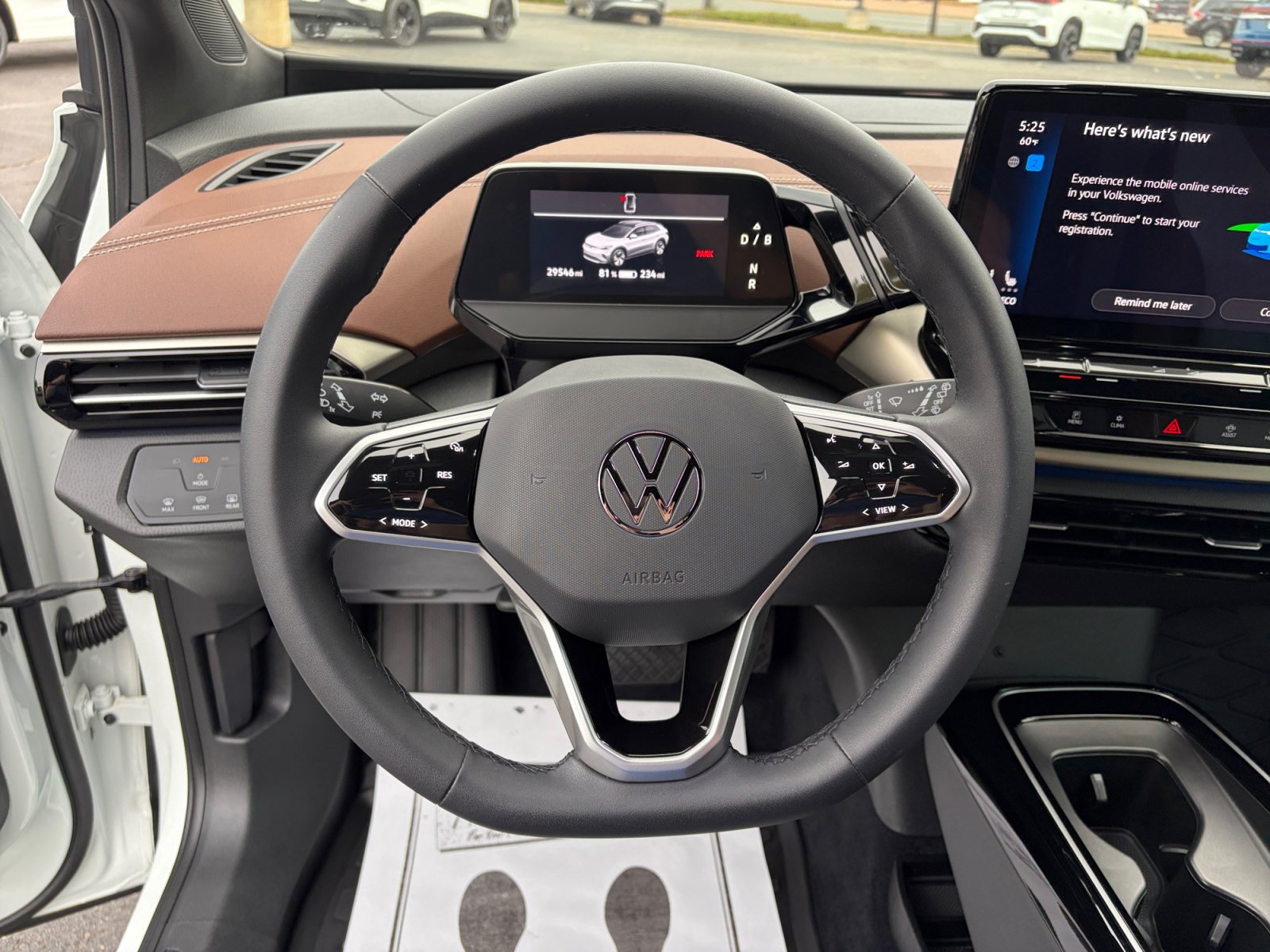 Used 2023 Volkswagen ID.4 Pro AWD/4WD image 9