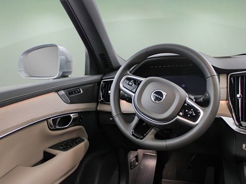 New 2026 Volvo XC90 B5 Plus w/ Protection Package Premier image 22
