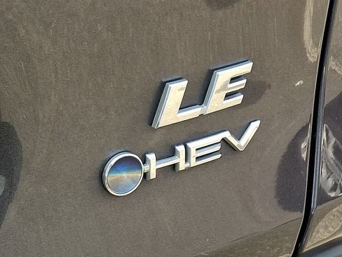 Used 2025 Toyota RAV4 LE AWD/4WD image 10