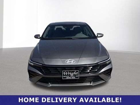 Used 2025 Hyundai Elantra SEL FWD image 2