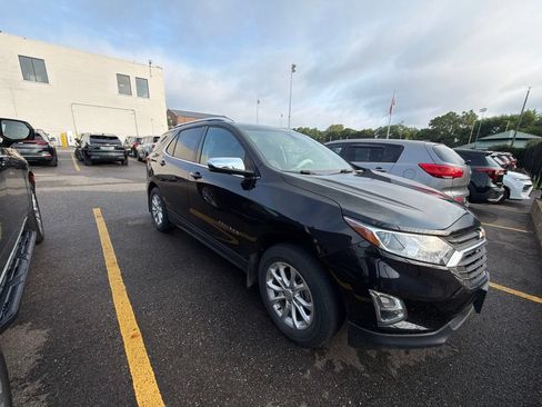 Used 2018 Chevrolet Equinox LT w/ Sun & Infotainment Package AWD/4WD image 5