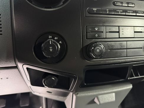 Used 2014 Ford F250 XL w/ Power Equipment Group image 16