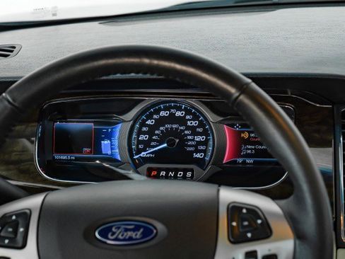 Used 2019 Ford Taurus Limited image 16