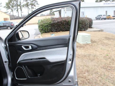Used 2022 Jeep Compass Latitude FWD image 20