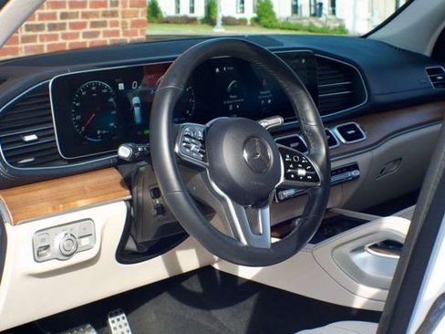 Used 2022 Mercedes-Benz GLS 450 4MATIC image 20