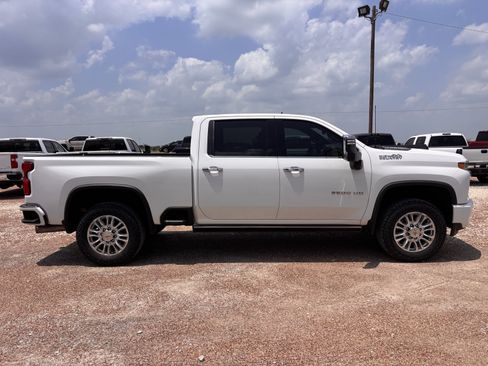 Used 2021 Chevrolet Silverado 2500 High Country w/ Z71 Off-Road Package AWD/4WD image 7
