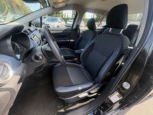 Used 2025 Nissan Versa SV FWD image 34