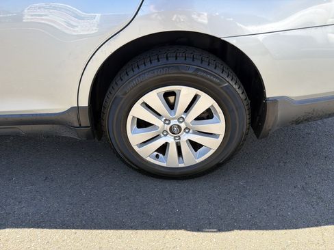 Used 2019 Subaru Outback 2.5i Premium AWD/4WD image 25