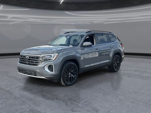 New 2026 Volkswagen Atlas SE FWD image 3