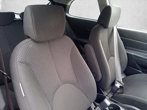 Used 2010 Hyundai Accent GS FWD image 15