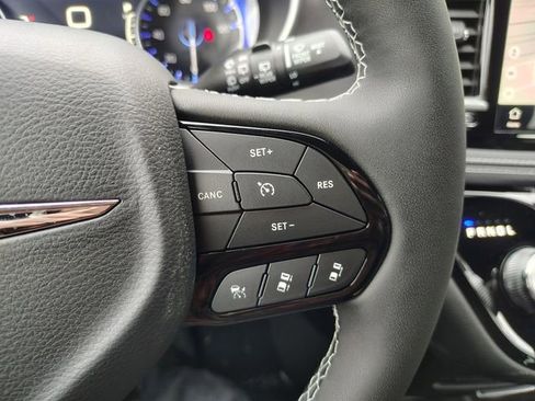 New 2026 Chrysler Pacifica Select image 19