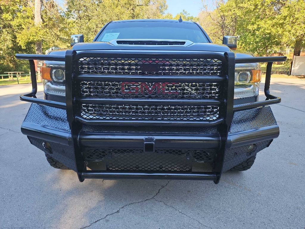 Used 2017 GMC Sierra 2500 Denali w/ Duramax Plus Package AWD/4WD image 2