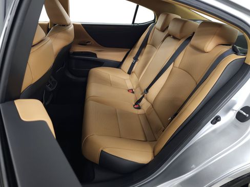 Used 2025 Lexus ES 350 w/ Accessory Package (Z2) FWD image 31
