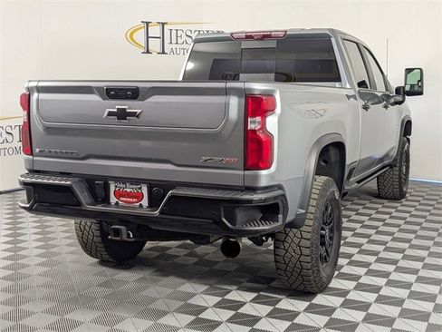Used 2024 Chevrolet Silverado 2500 ZR2 w/ Technology Package image 7