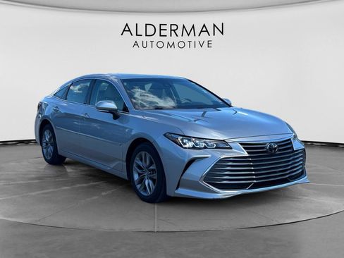 Used 2019 Toyota Avalon XLE w/ Moonroof Package FWD image 7